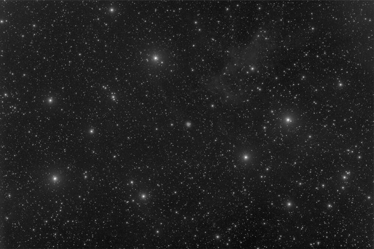 NGC7137 L 5of400s 25percent 768x512 - Маленькая галактика в пыли - NGC7137