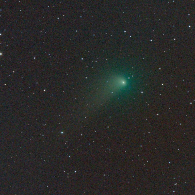 newtonQHY8L 2017 04 15 JHONSON 10m 75percent 768x768 - Эволюция кометы V2 Jhonson