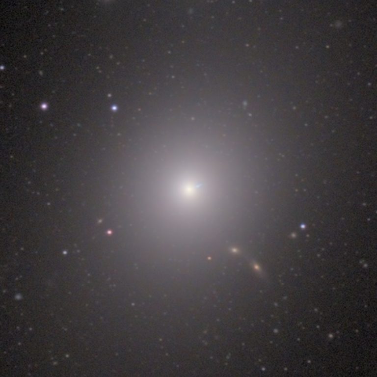 M87 complex 18.5h 100percent 768x768 - M87 - релятивистский джет из центра элиптической галактики