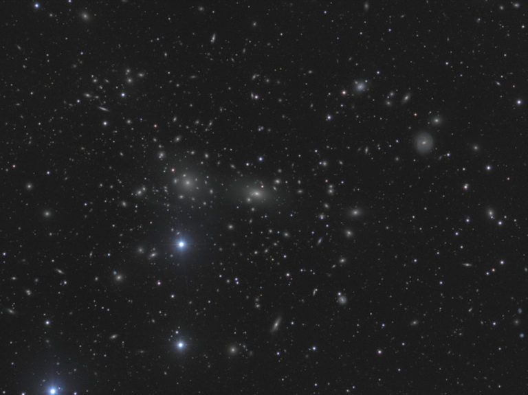 NGC4882 half size 768x575 - Астрофото: Целая галактика галактик!